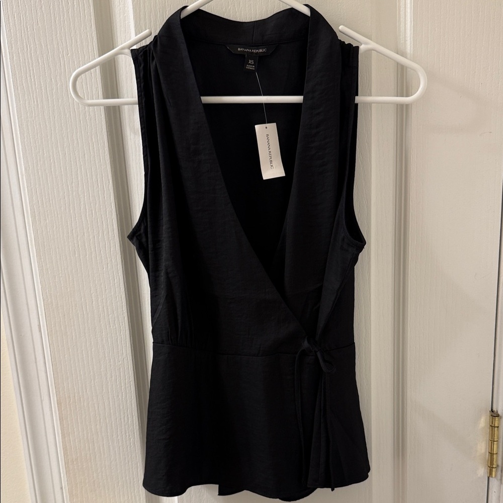 NWT  Banana Republic Black Sleeveless Wrap Blouse